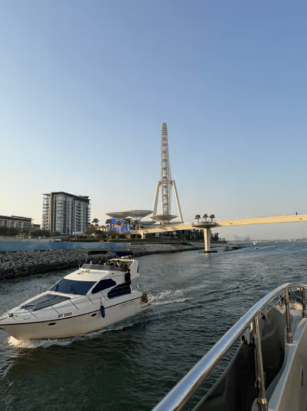 Dubai: 1-Hour Ain Boat Sightseeing Cruise | ®ExcursionMania