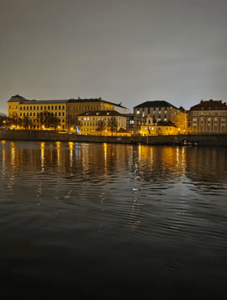 Prague: 50-Minute Sightseeing Evening Cruise | ®ExcursionMania