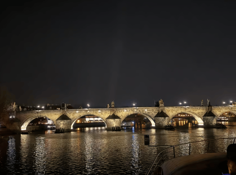 Prague: Sightseeing Dinner Cruise on Open-Top Glass Boat | ®ExcursionMania