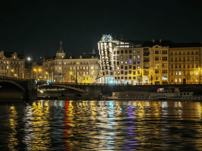 Prague: Sightseeing Dinner Cruise on Open-Top Glass Boat | ®ExcursionMania