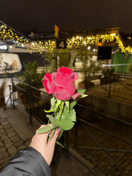 Prague: Sightseeing Dinner Cruise on Open-Top Glass Boat | ®ExcursionMania