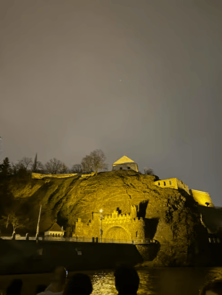 Prague: Sightseeing Dinner Cruise on Open-Top Glass Boat | ®ExcursionMania