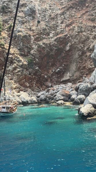 Alanya Pirate Boat Trip w/Lunch & Unlimited Soft Drinks | ®ExcursionMania
