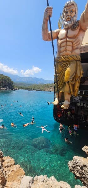 Antalya: Kemer Mega Star Boat Trip with Hotel Transfer | ®ExcursionMania