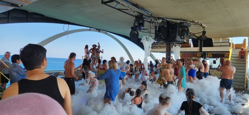 Antalya: Kemer Mega Star Boat Trip with Hotel Transfer | ®ExcursionMania