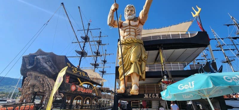 Antalya: Kemer Mega Star Boat Trip with Hotel Transfer | ®ExcursionMania