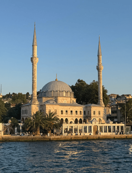 Istanbul: Bosphorus Sunset Yacht Cruise with Transfers | ®ExcursionMania - Image 1