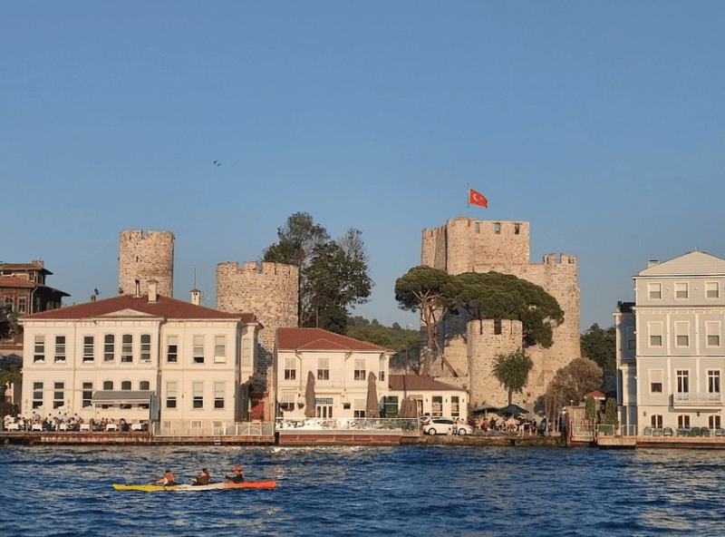 Istanbul: Bosphorus Sunset Yacht Cruise with Transfers | ®ExcursionMania