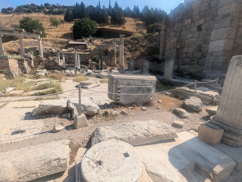 Icmeler: Ephesus Tour w/ Experience Museum & The Temple of Artemis | ®ExcursionMania - Image 1