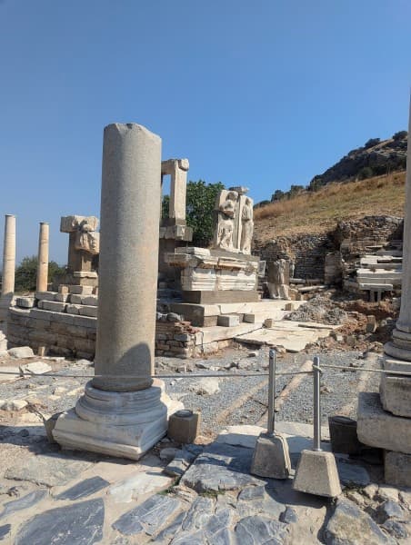 Icmeler: Ephesus Tour w/ Experience Museum & The Temple of Artemis | ®ExcursionMania - Image 2
