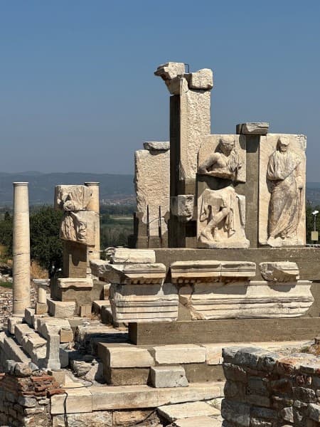 Icmeler: Ephesus Tour w/ Experience Museum & The Temple of Artemis | ®ExcursionMania