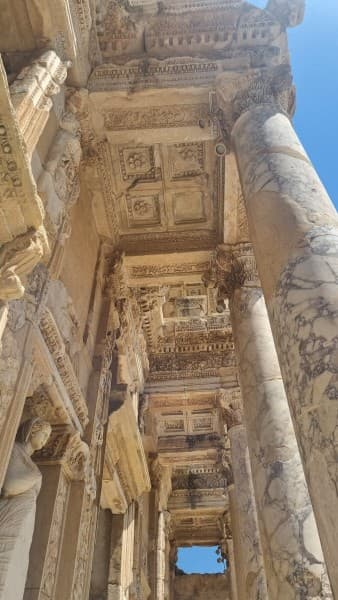 Icmeler: Ephesus Tour w/ Experience Museum & The Temple of Artemis | ®ExcursionMania