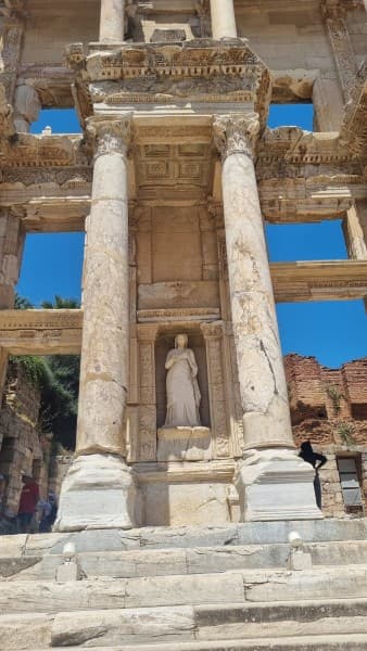 Icmeler: Ephesus Tour w/ Experience Museum & The Temple of Artemis | ®ExcursionMania