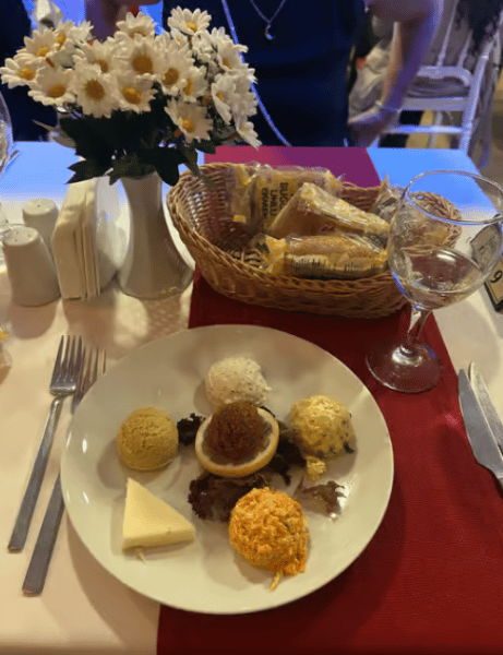 Istanbul: Bosphorus Dinner Cruise with Hotel Transfers | ®ExcursionMania - Image 3