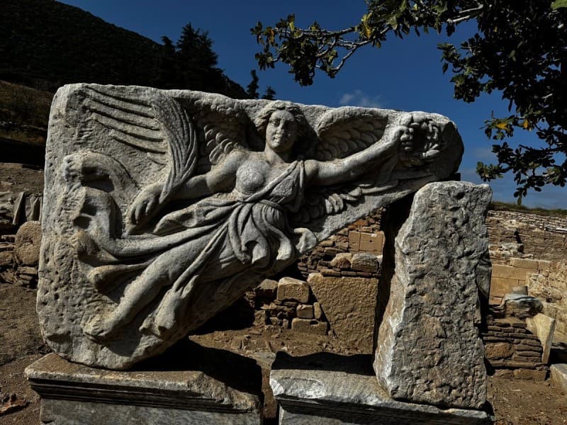 Marmaris: Ephesus Tour W/ Experince Museum & The Temple of Artemis | ®ExcursionMania