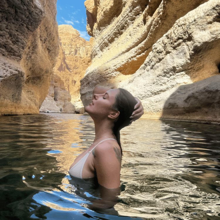 From Muscat: Wadi Shab  Bimmah Sinkhole FullDay Tour