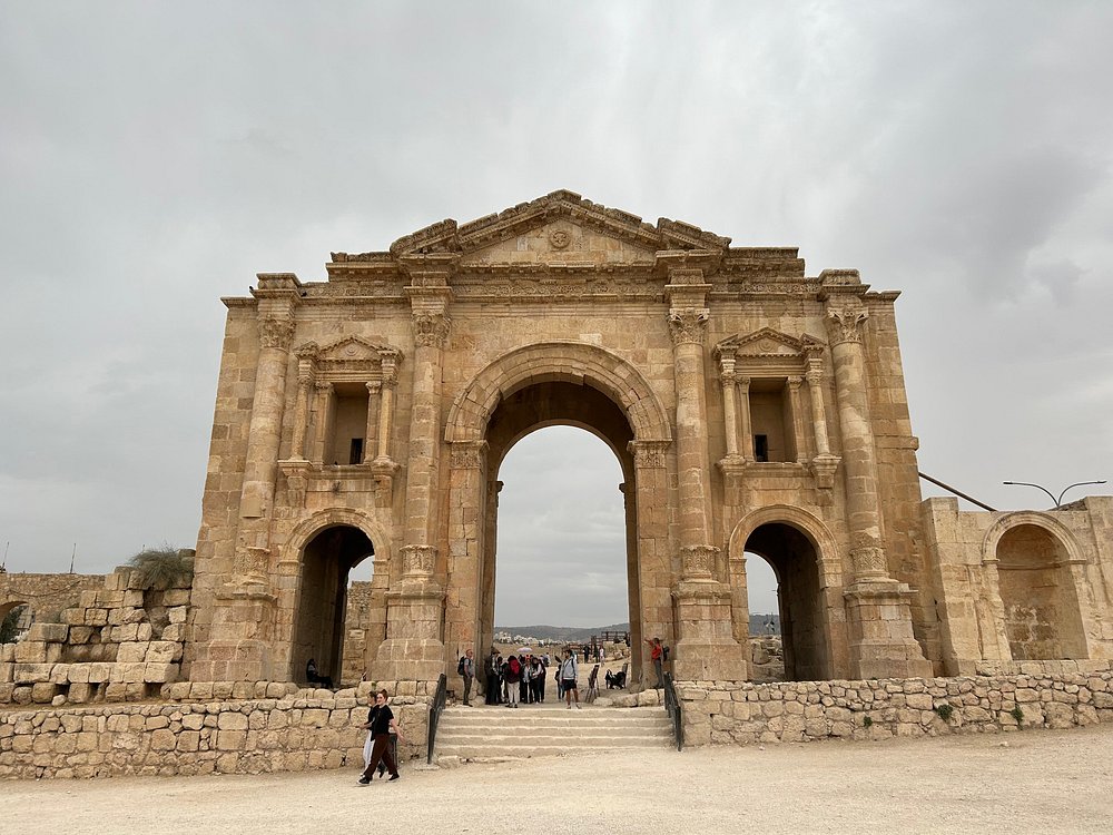 From Amman: Private Full Day Tour Jerash Ajloun & Um Qais