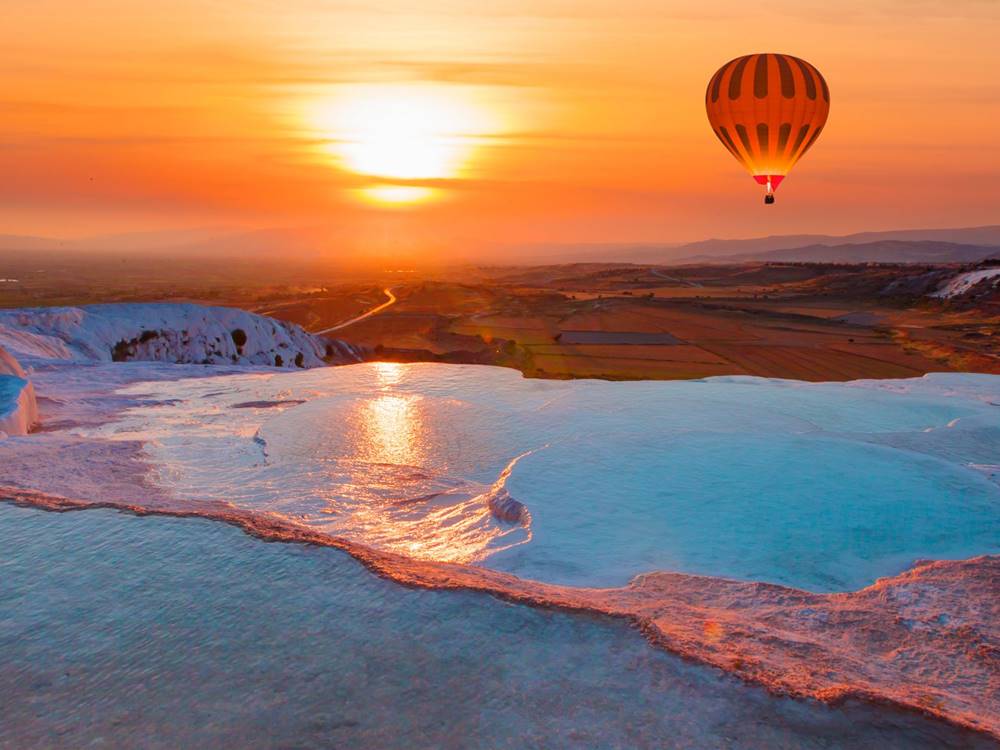 Cesme: Pamukkale Tour With Balloon Flight & Private Transfer